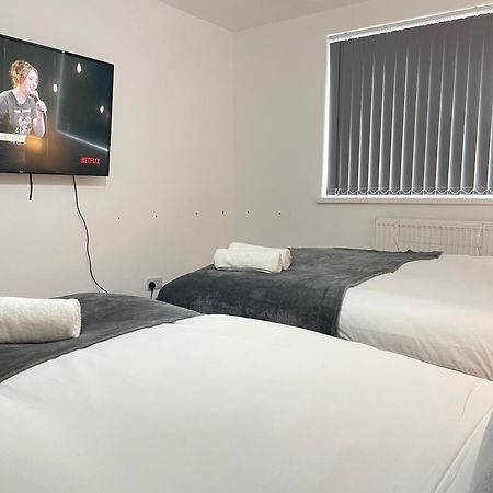 4 Bedroom 2 Bathroom Shared House - Near Bhx And Nec Birmingham Exterior foto