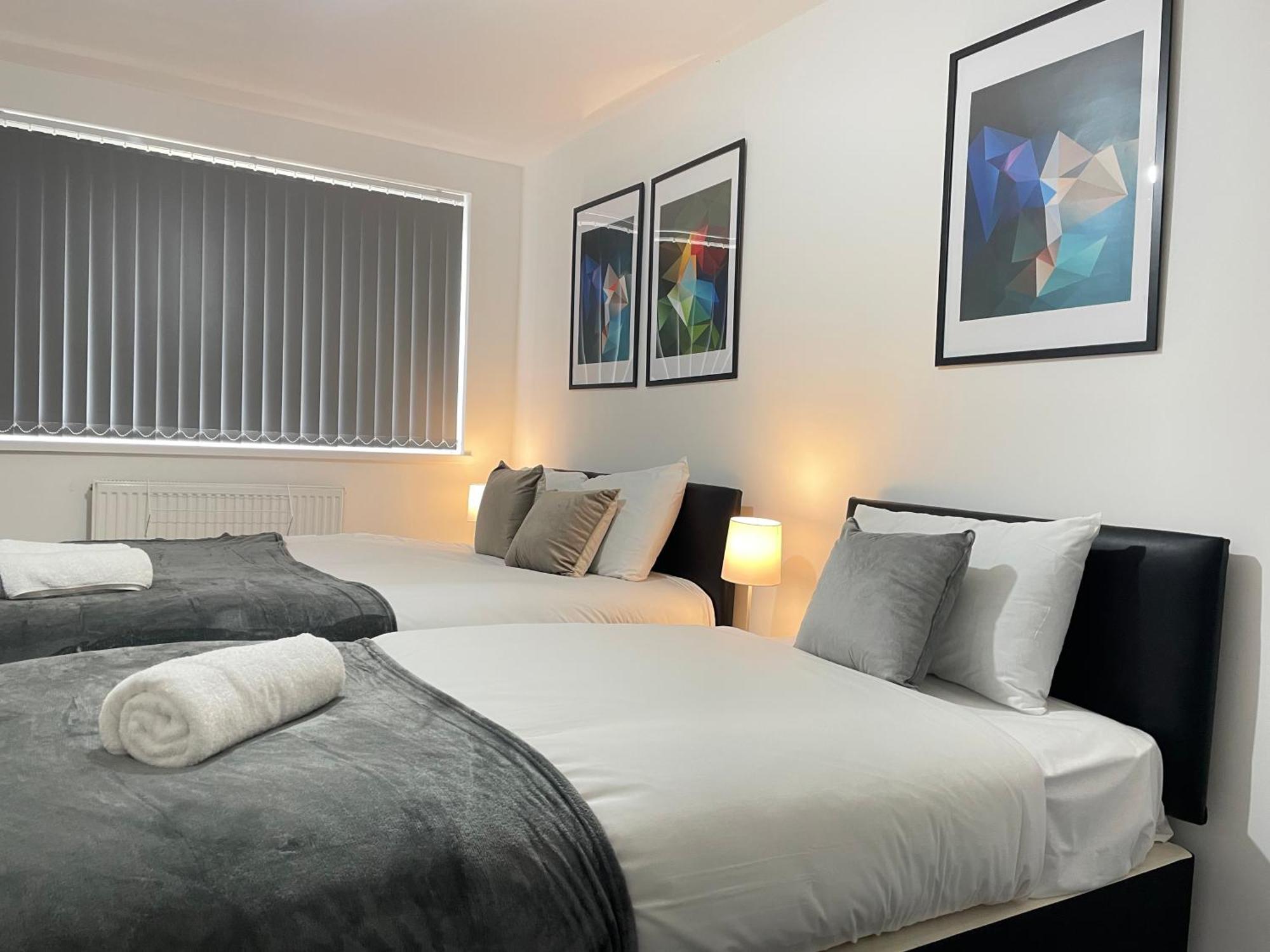 4 Bedroom 2 Bathroom Shared House - Near Bhx And Nec Birmingham Exterior foto