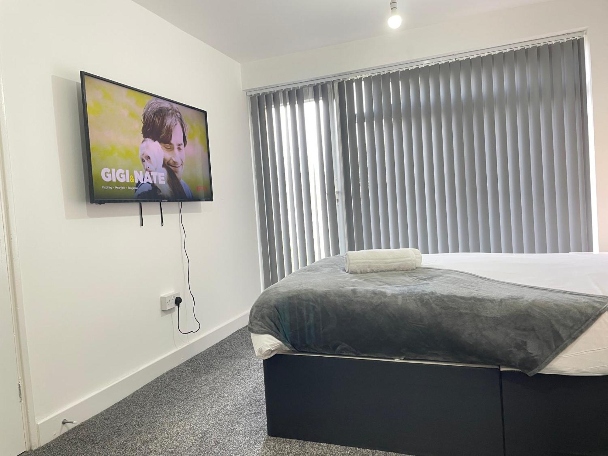 4 Bedroom 2 Bathroom Shared House - Near Bhx And Nec Birmingham Exterior foto