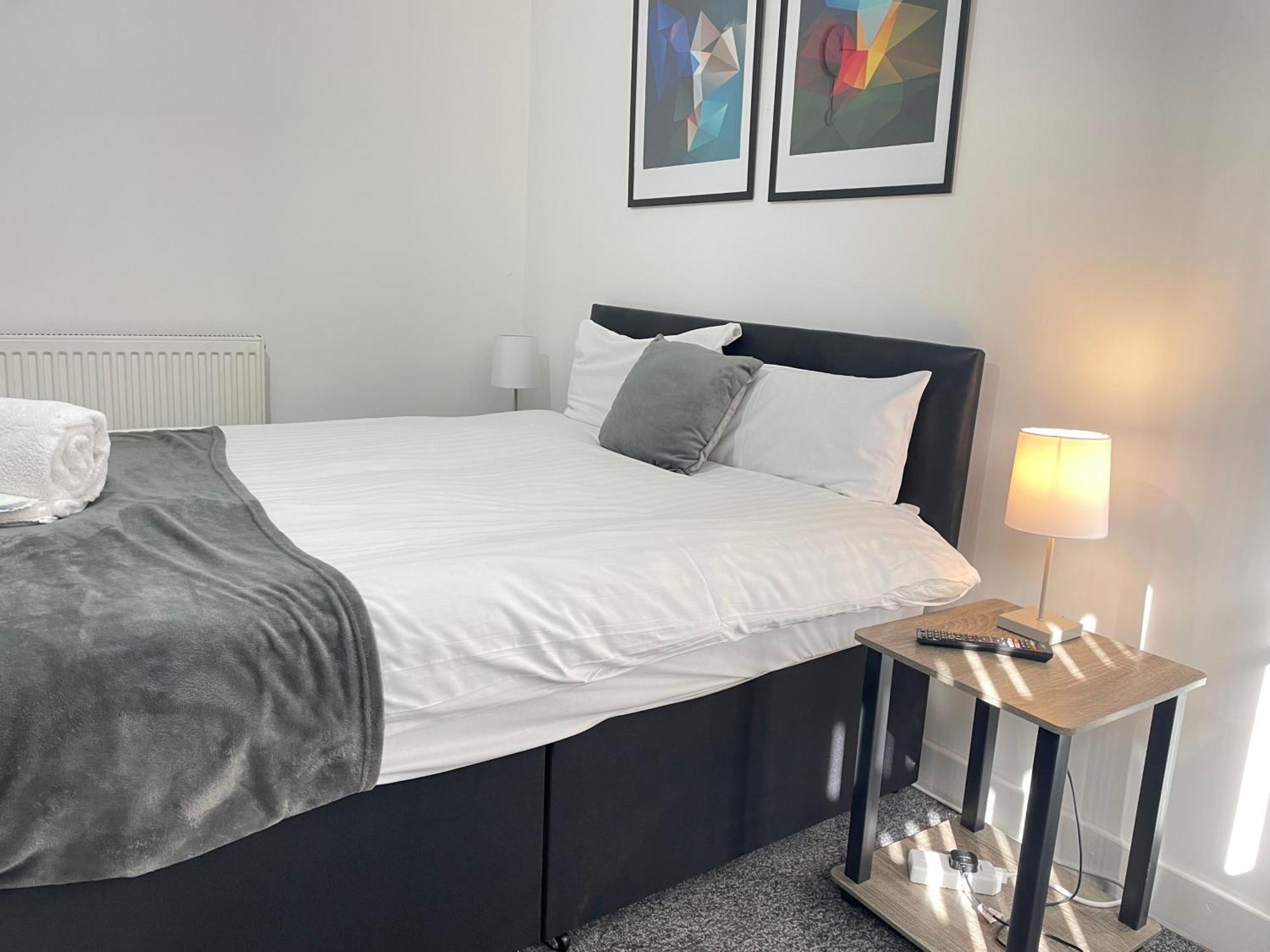 4 Bedroom 2 Bathroom Shared House - Near Bhx And Nec Birmingham Exterior foto