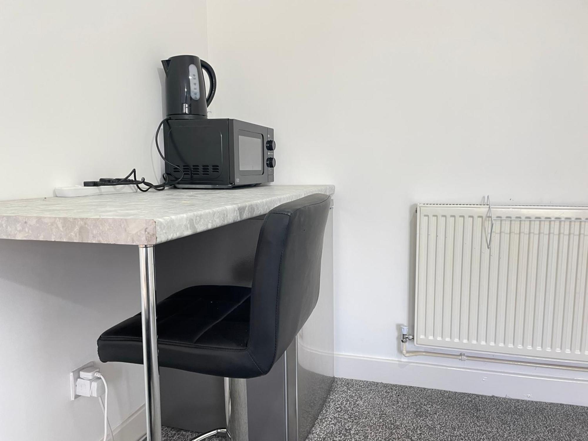 4 Bedroom 2 Bathroom Shared House - Near Bhx And Nec Birmingham Exterior foto